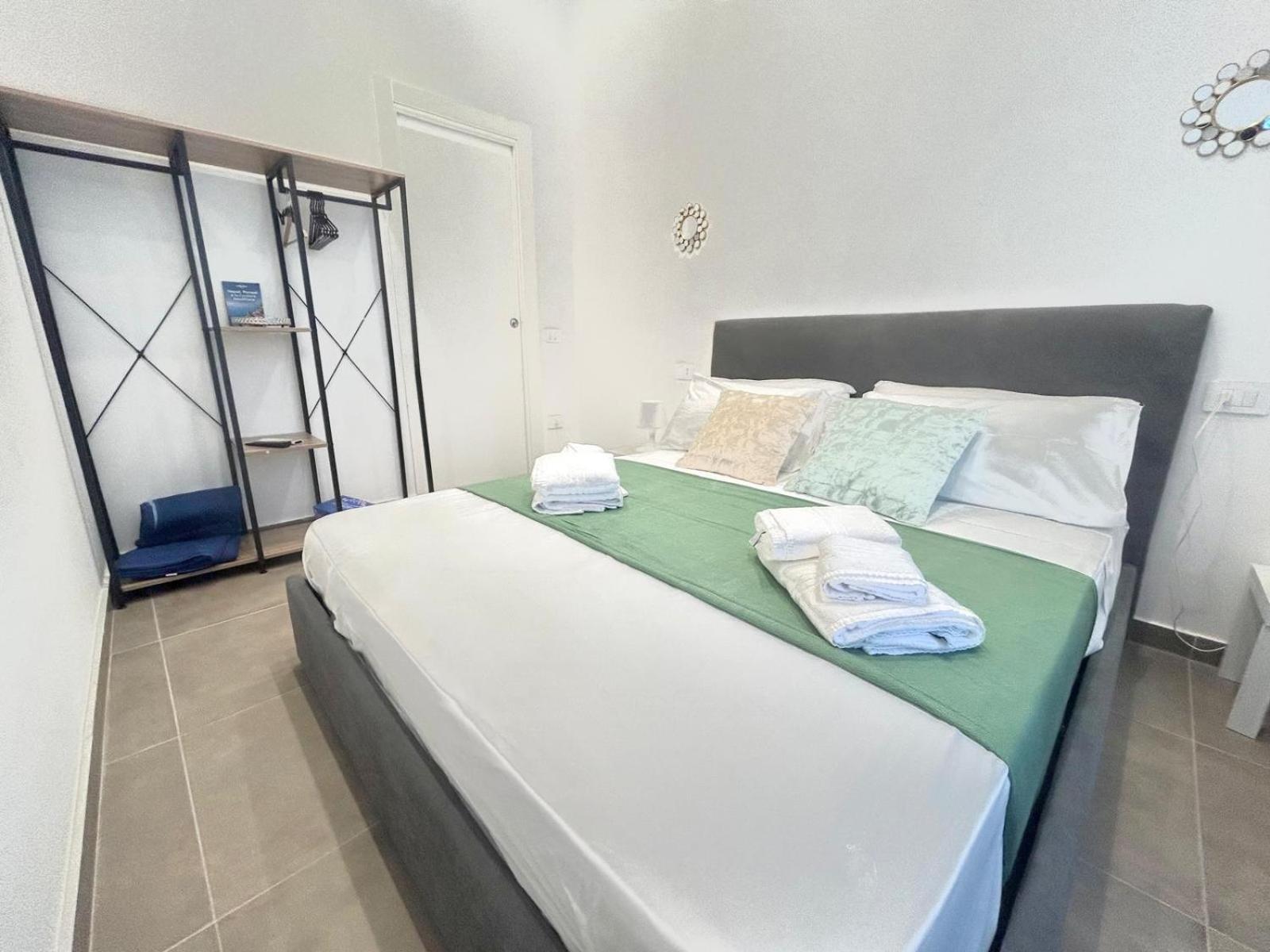 Bed and Breakfast Fly Zone Nápoles Habitación foto